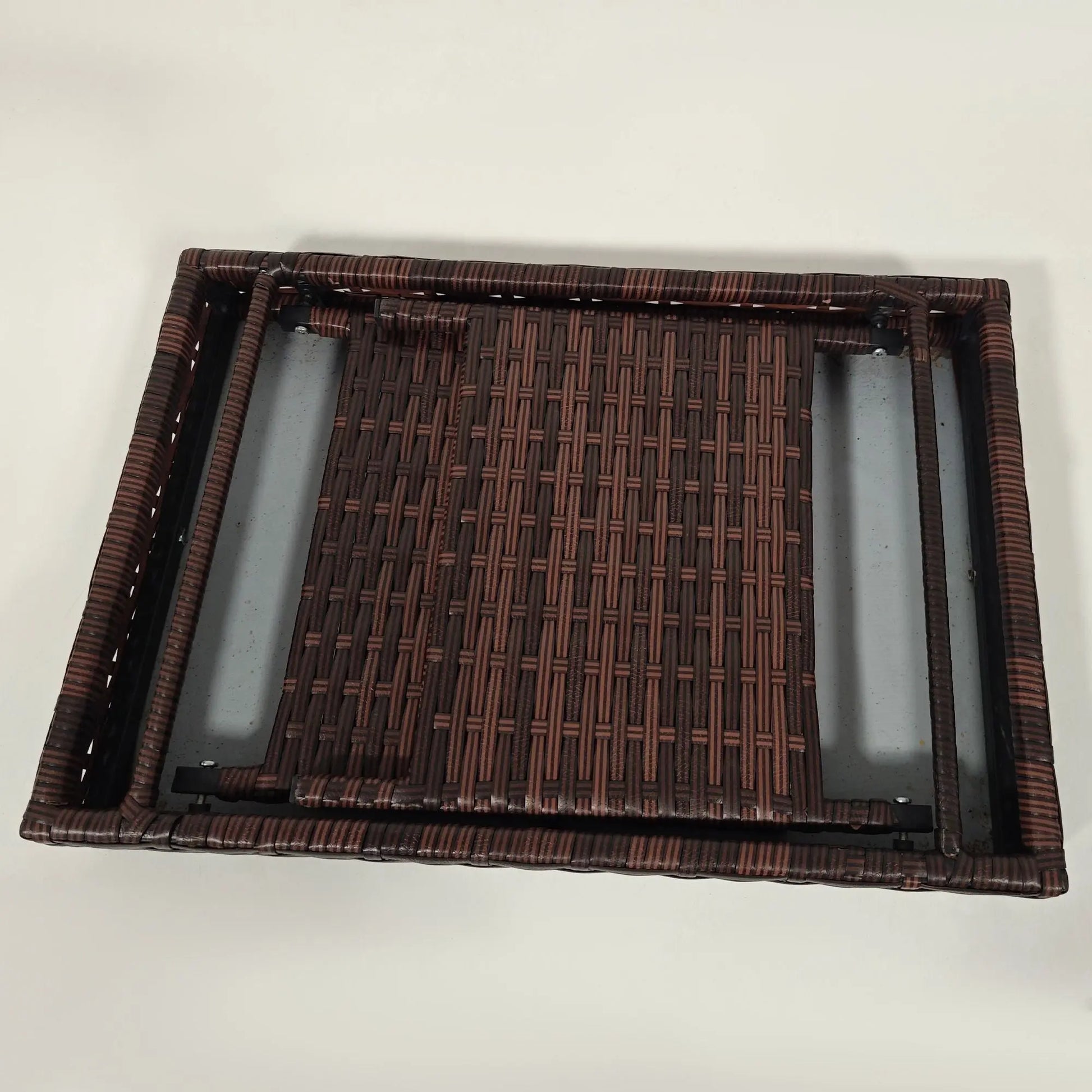 Outsunny Folding Rattan Side Table, Outdoor End Table, Hand Woven PE Rattan Coffee Table for Balcony, Backyard, Garden, Lawn, Courtyard, Brown Doba