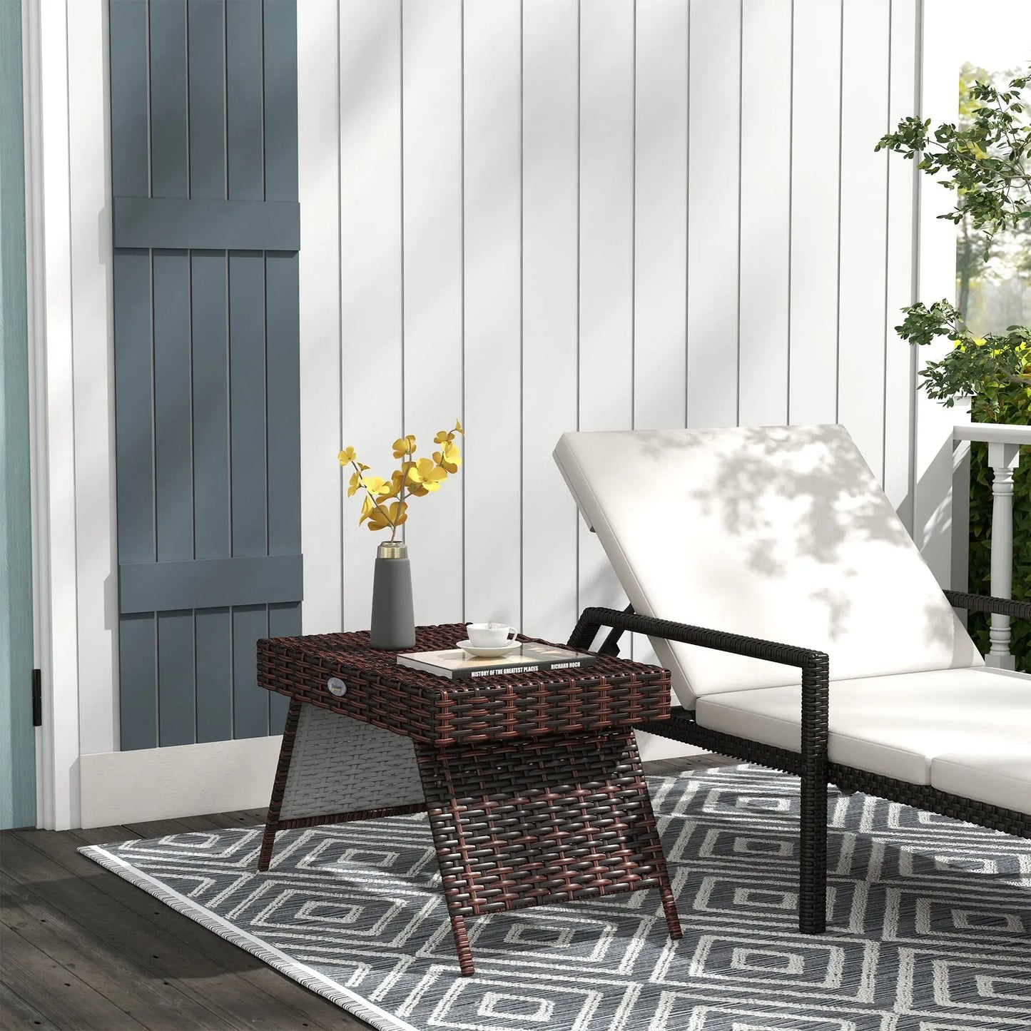 Outsunny Folding Rattan Side Table, Outdoor End Table, Hand Woven PE Rattan Coffee Table for Balcony, Backyard, Garden, Lawn, Courtyard, Brown Doba