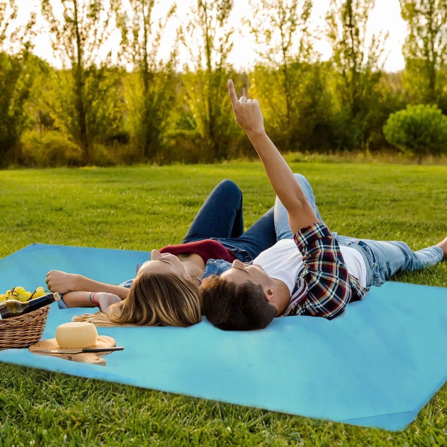 Portable Beach Blanket 4.6' x 6.6' Waterproof Foldable Camping Rug Pocket Sandproof Picnic Mat Doba