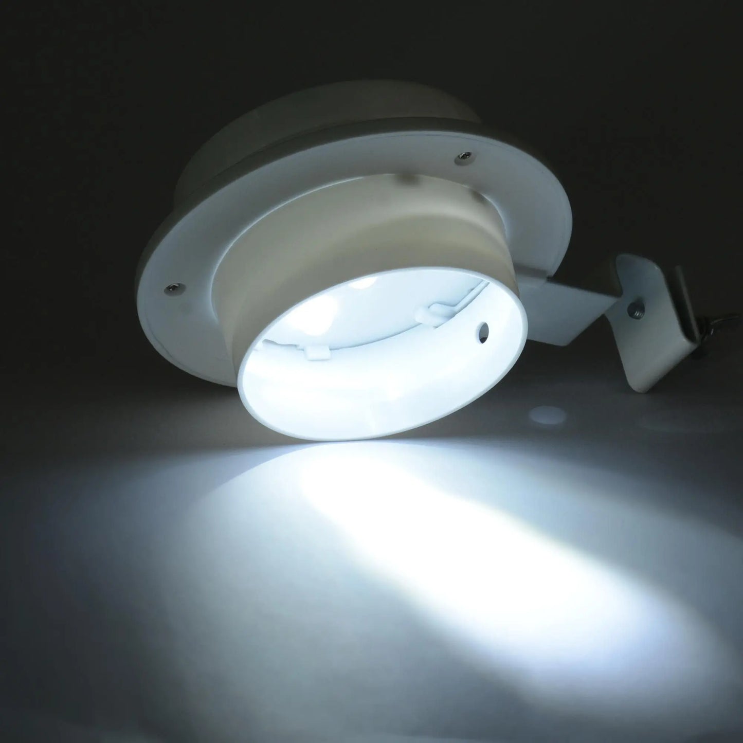 Solar Power LED Light With Bracket Doba
