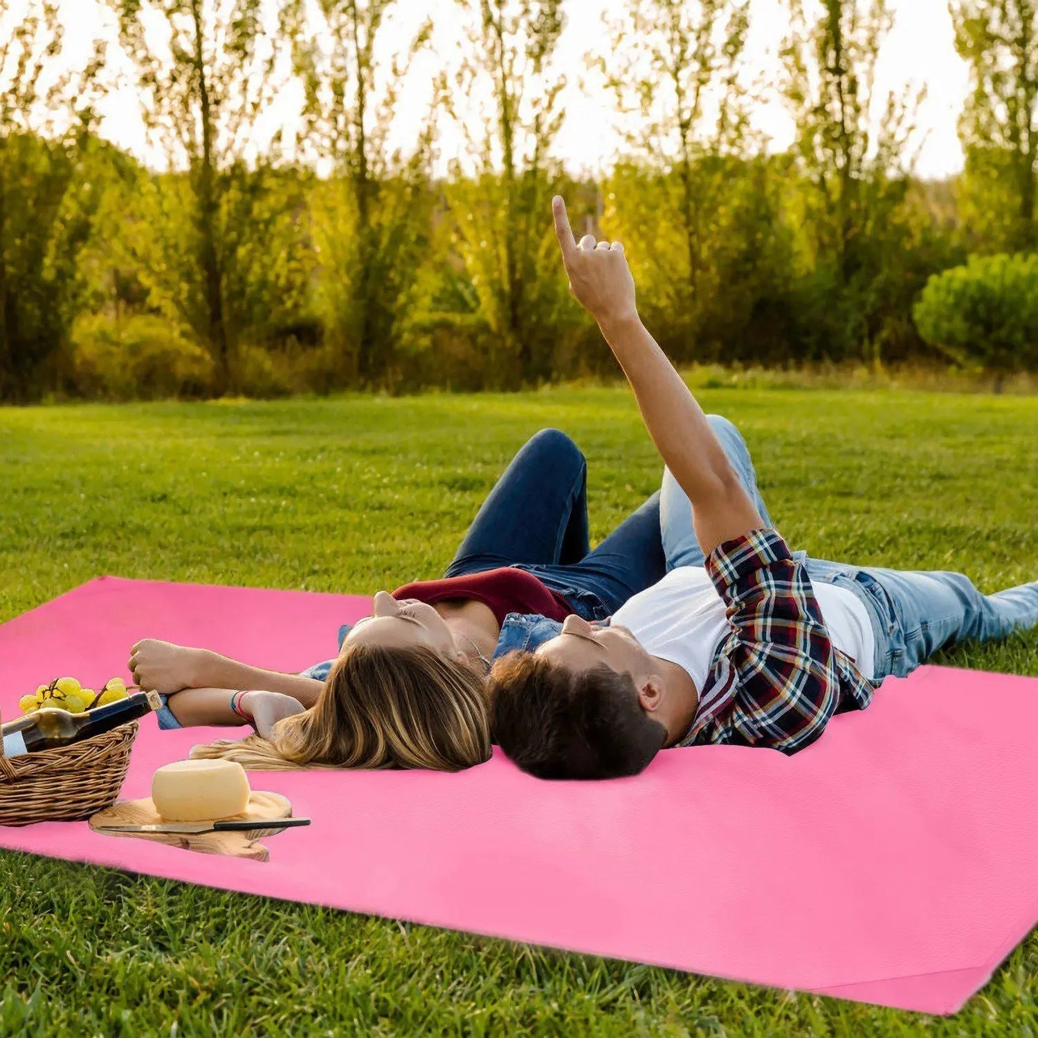 Portable Beach Blanket 4.6' x 6.6' Waterproof Foldable Camping Rug Pocket Sandproof Picnic Mat Doba